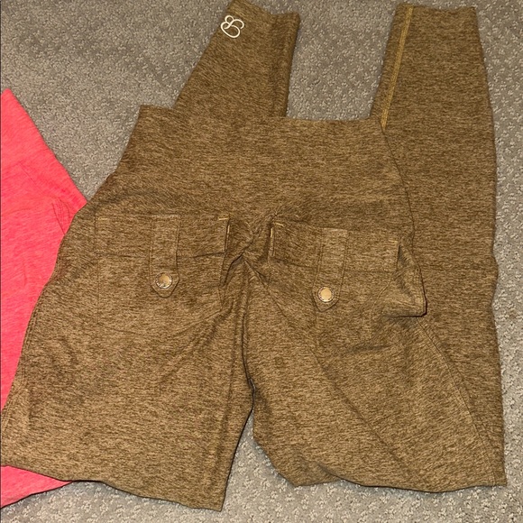 7pc Bombshell Sportswear Leggings/ Sports Bras in Multiple Colors - Picture 7 of 8